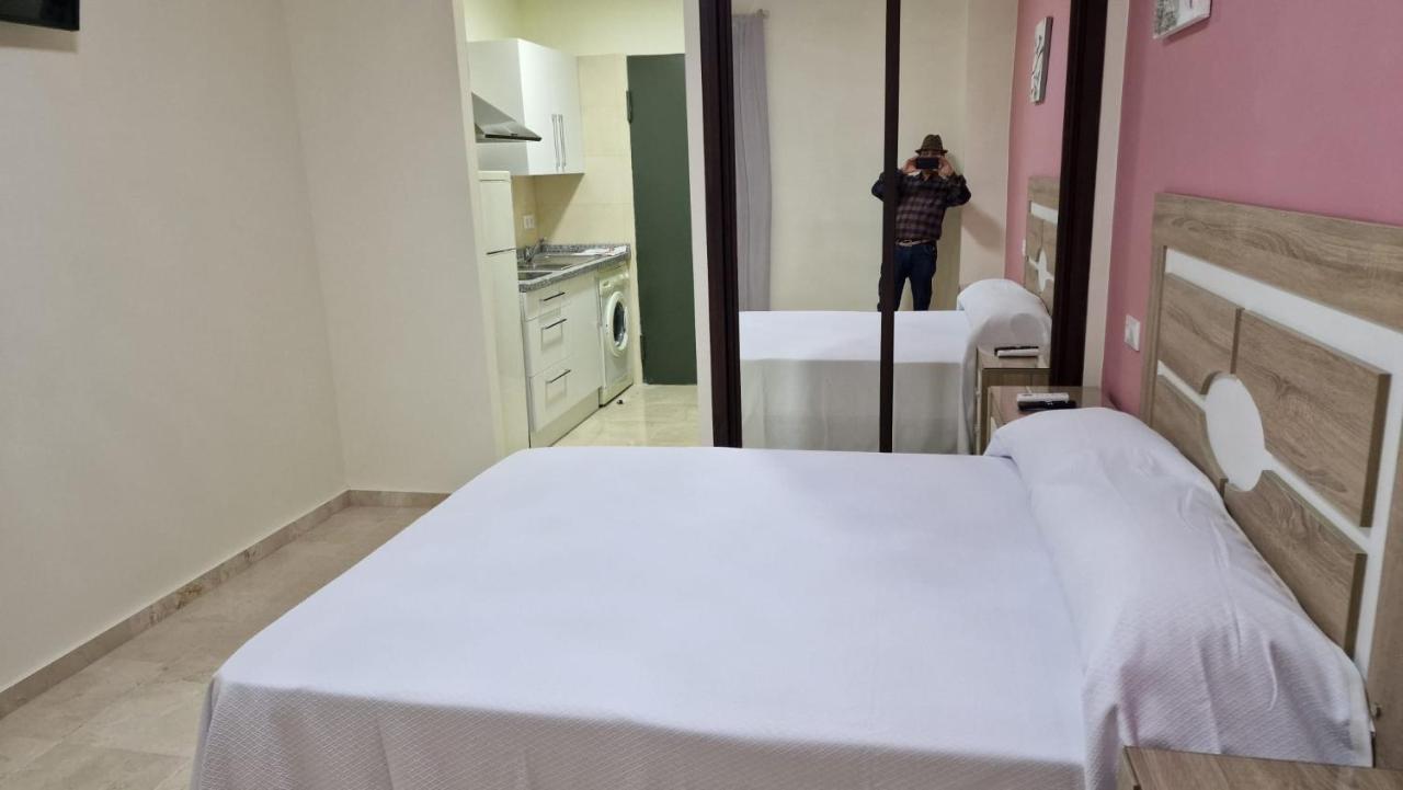 Hotel Nuevo Espartinas Luaran gambar
