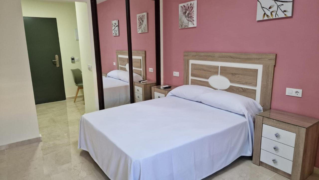 Hotel Nuevo Espartinas Luaran gambar