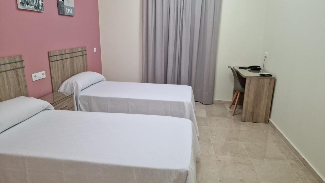 Hotel Nuevo Espartinas Luaran gambar